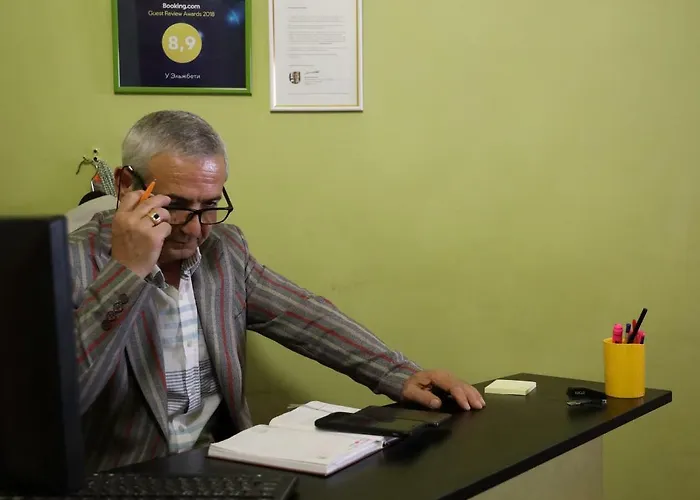 U Elzhbety بيت شباب إلفيف